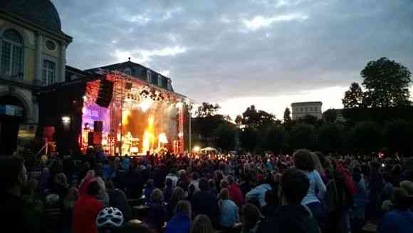 Nokia Lumia 925 Torchlight Concert