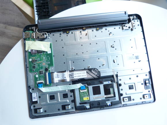 Acer One S1002 keyboard internals.